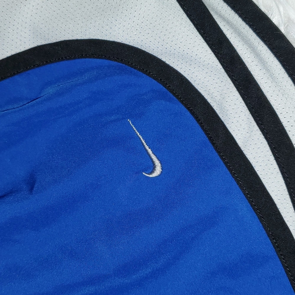 Nike Dri-Fit Women's Size Medium Pre-owned - Picture 2 of 8